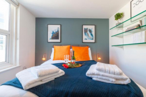 Boutique Torquay Riviera Apartment Free Parking and WIFI - Pure B
